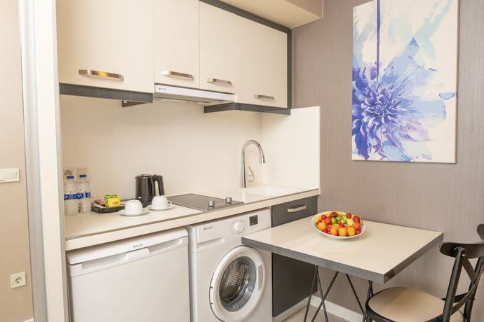 Imagen de la habitación del Elm Suite Hotel. Foto 13