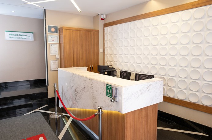 Imagen de los interiores del Elm Suite Hotel. Foto 20