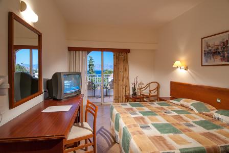 Imagen del bar/restaurante del Elounda Breeze Resort. Foto 4