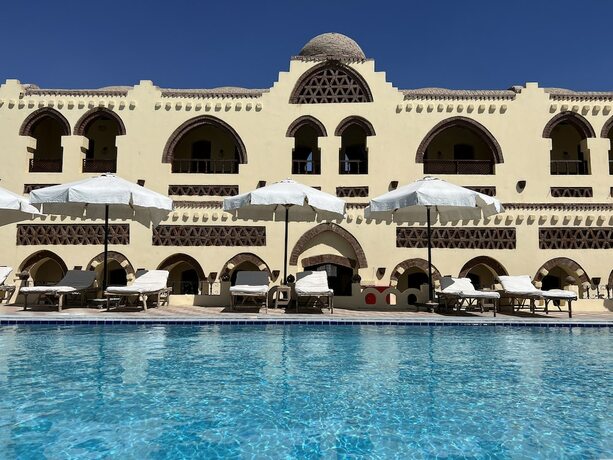 Imagen general del Elphardous Oasis Hotel. Foto 5