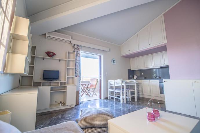 Imagen de la habitación del Elpida Aparthotel. Foto 3