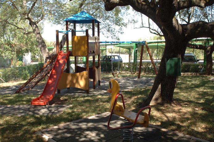 Imagen de los exteriores del Elxadai Parque. Foto 5