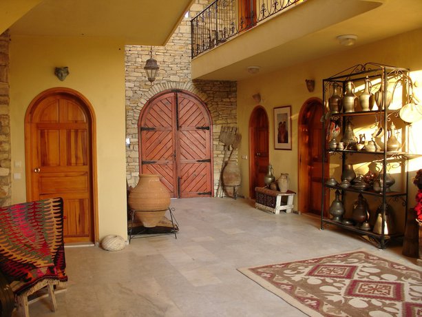 Imagen de los interiores del Emel Pension. Foto 10
