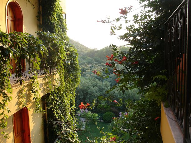 Imagen de los interiores del Emel Pension. Foto 15