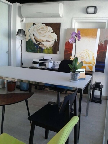 Imagen de los interiores del Emelce Aparts. Foto 16