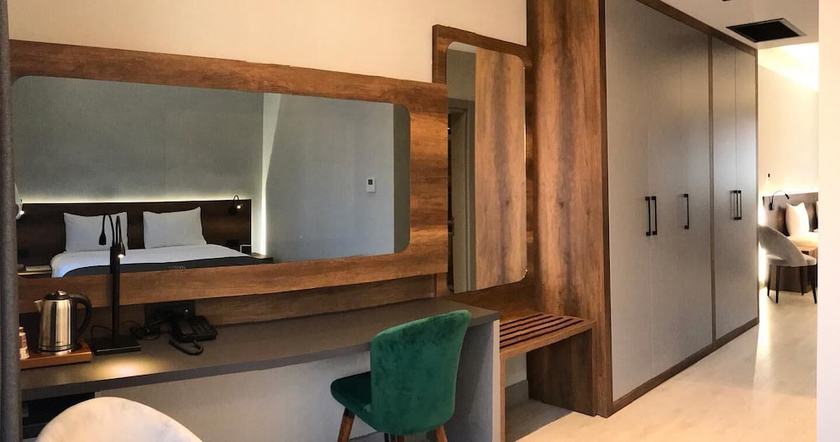 Imagen de la habitación del Emens Hotel. Foto 9