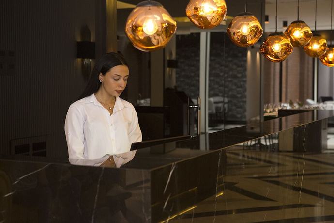 Imagen de los interiores del Emens Hotel. Foto 20