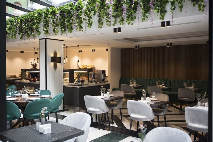 Imagen general del Emens Hotel. Foto 2