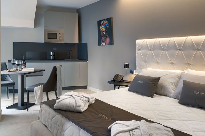 Imagen de la habitación del Emerald Boutique Hotel. Foto 15