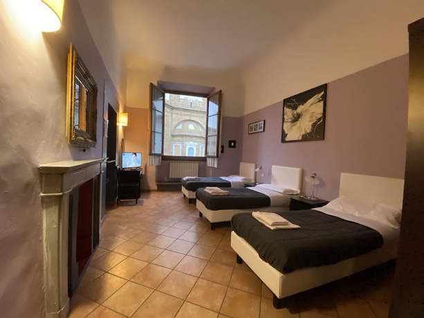 Imagen de la habitación del Emerald Palace, Florencia. Foto 17