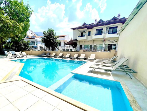 Imagen de la piscina del Emilia Hotel, Marmaris. Foto 10