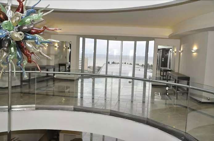 Imagen de los interiores del Emir Grand Hotel. Foto 17