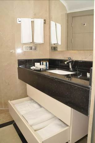 Imagen de la habitación del Emir Grand Hotel. Foto 9