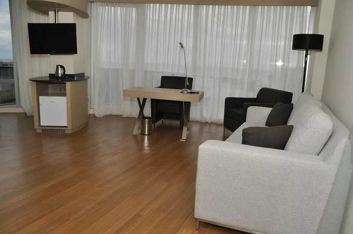 Imagen de la habitación del Emir Grand Hotel. Foto 16