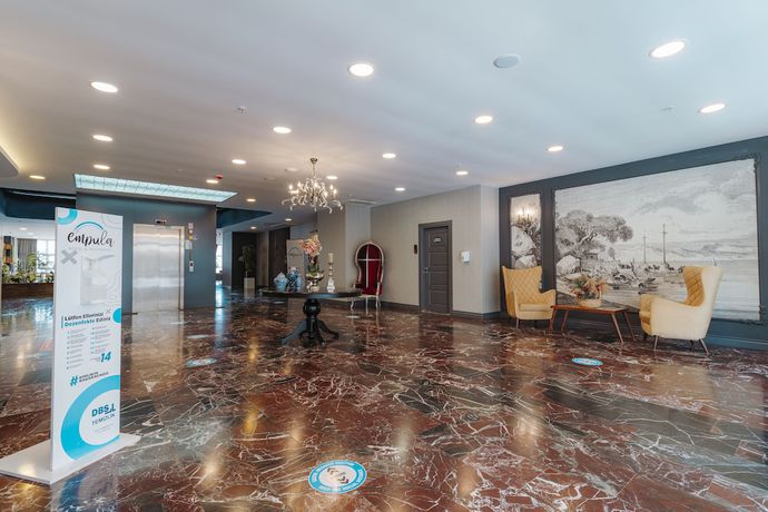 Imagen de los interiores del Empula Hotel and Residences. Foto 9