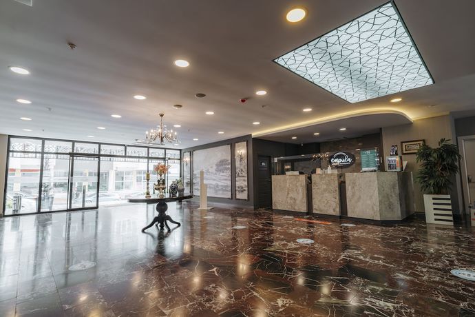 Imagen de los interiores del Empula Hotel and Residences. Foto 13