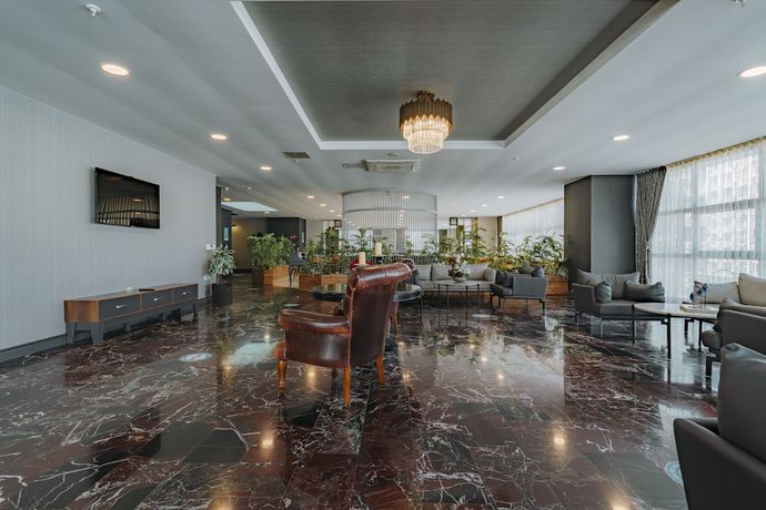 Imagen de los interiores del Empula Hotel and Residences. Foto 14