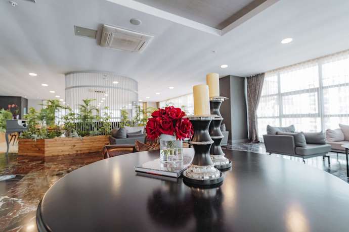 Imagen de los interiores del Empula Hotel and Residences. Foto 19