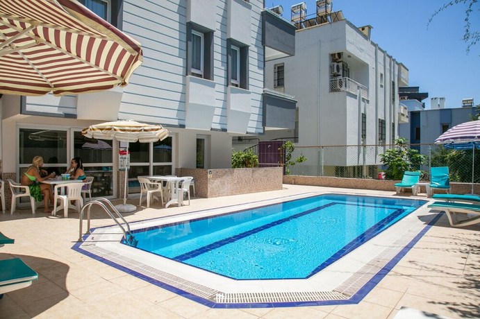 Imagen de la piscina del Enda Lara Hotel. Foto 19