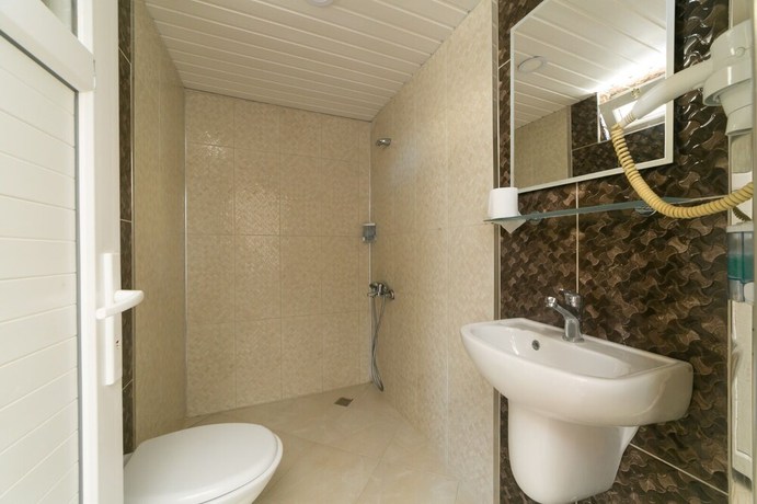 Imagen de la habitación del Enda Lara Hotel. Foto 13