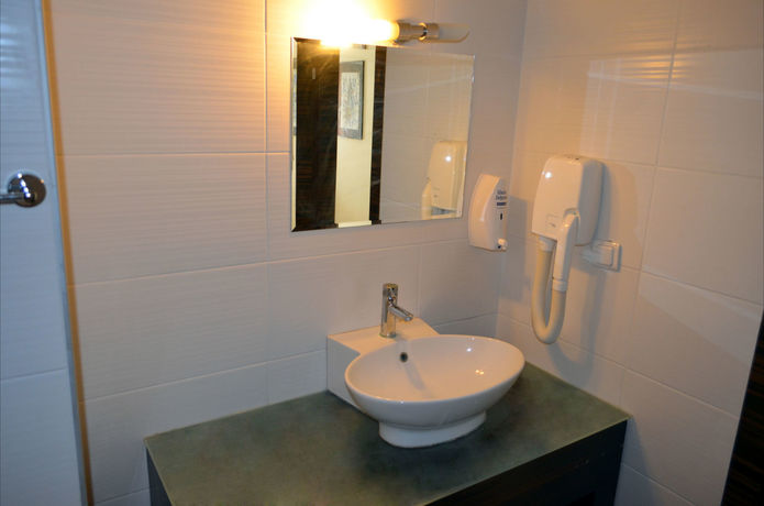 Imagen de los exteriores del Endam Hotel. Foto 13