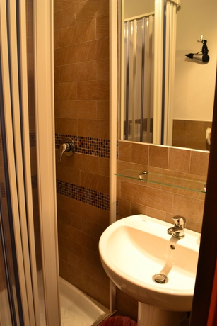 Imagen de la habitación del Enjoy Roma. Foto 2