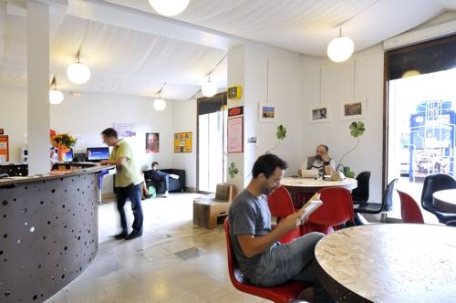Imagen general del Equity Point Hostel Girona. Foto 4