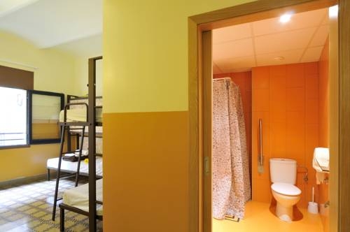Imagen general del Equity Point Hostel Girona. Foto 6