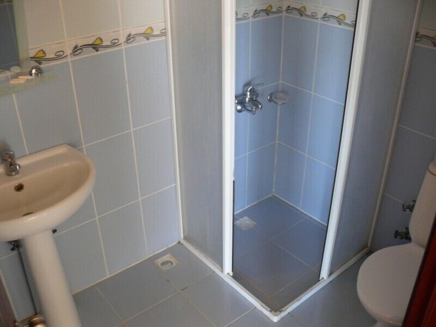 Imagen de la habitación del Erdek Benan Hotel. Foto 14