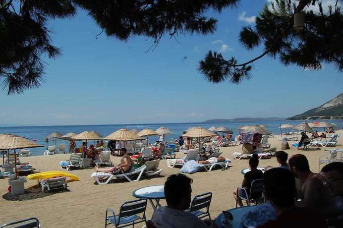 Imagen de los exteriores del Erdek Helin Hotel. Foto 17