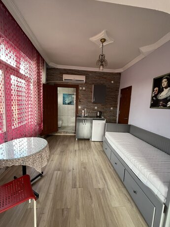 Imagen de la habitación del Erkal Pansion, Antalya. Foto 19