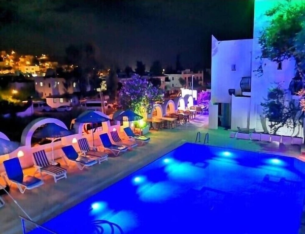 Imagen de la piscina del Eski Cesme Apart Butik Otel. Foto 16