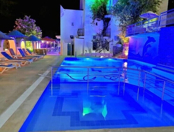 Imagen de la piscina del Eski Cesme Apart Butik Otel. Foto 17