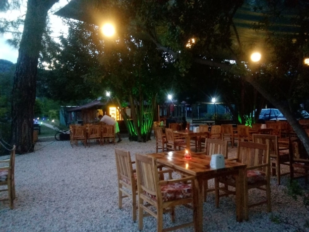 Imagen del bar/restaurante del Esralina Pansiyon. Foto 6