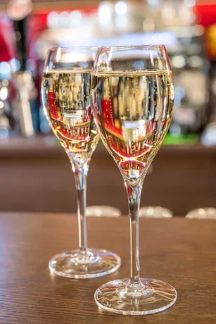 Imagen del bar/restaurante del Essential By Dorint Berlin-adlershof. Foto 4