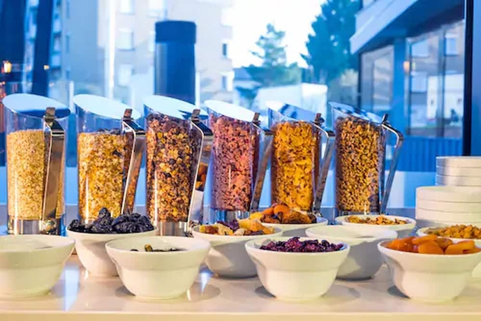 Imagen del bar/restaurante del Essential By Dorint Berlin-adlershof. Foto 6