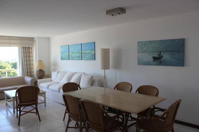 Imagen de los interiores del Esturion de Montoya. Foto 5