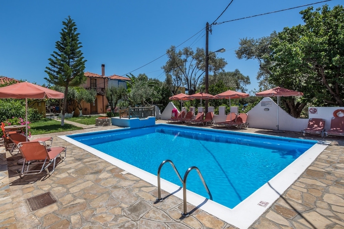 Imagen de la piscina del Evagelistria Apartments. Foto 13