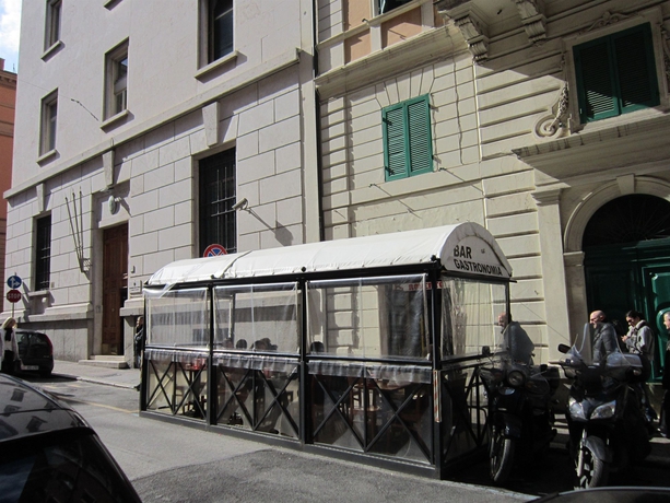 Imagen del bar/restaurante del Evergreen, Roma. Foto 2