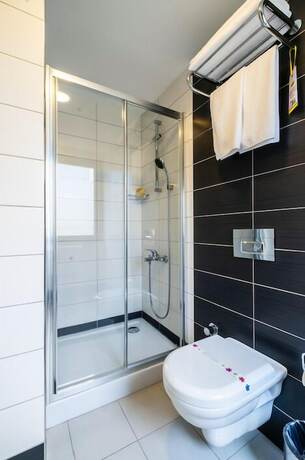Imagen de la habitación del Evimiz Hotel. Foto 5