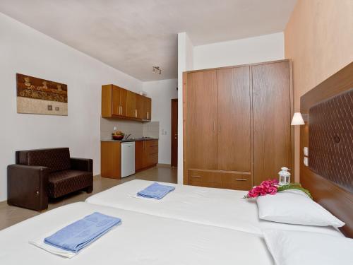 Imagen de la habitación del Evlalia Studios & Villas. Foto 6