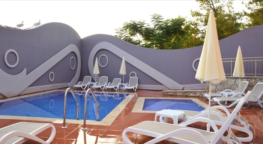Imagen de la piscina del Evra Halal Boutique Hotel. Foto 16