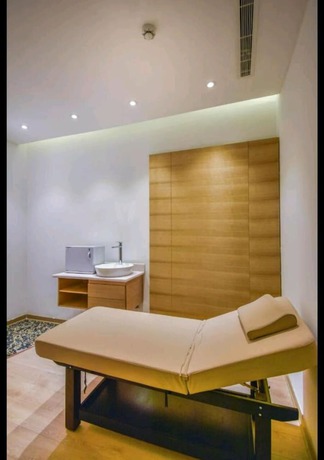 Imagen de la piscina del Ewaa Express Hotel - Khorais. Foto 20