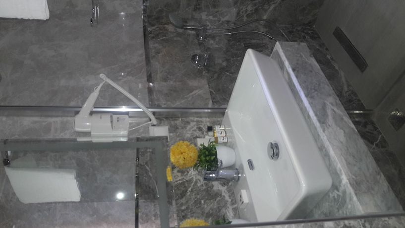 Imagen de la habitación del Exelans Hotel. Foto 3