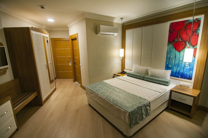 Imagen de la habitación del Exelans Hotel. Foto 10
