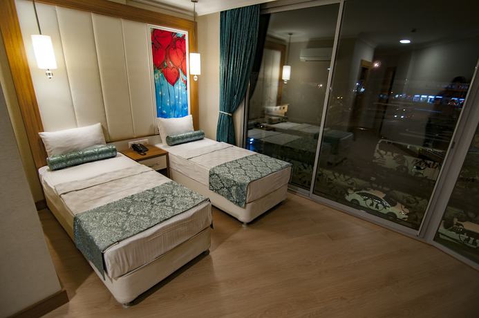 Imagen de la habitación del Exelans Hotel. Foto 14