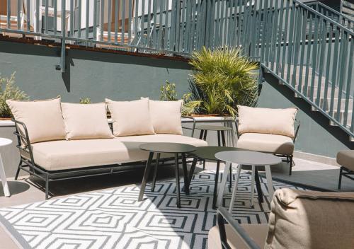 Imagen general del Experience Extraordinary Living at Yugo Salud Premier Accommodation in Granada, Spain. Foto 2