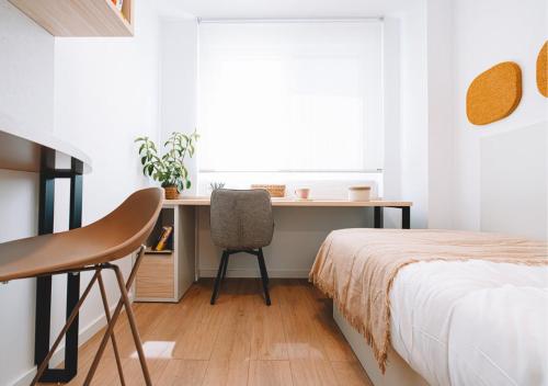 Imagen de la habitación del Experience Extraordinary Living at Yugo Salud Premier Accommodation in Granada, Spain. Foto 19