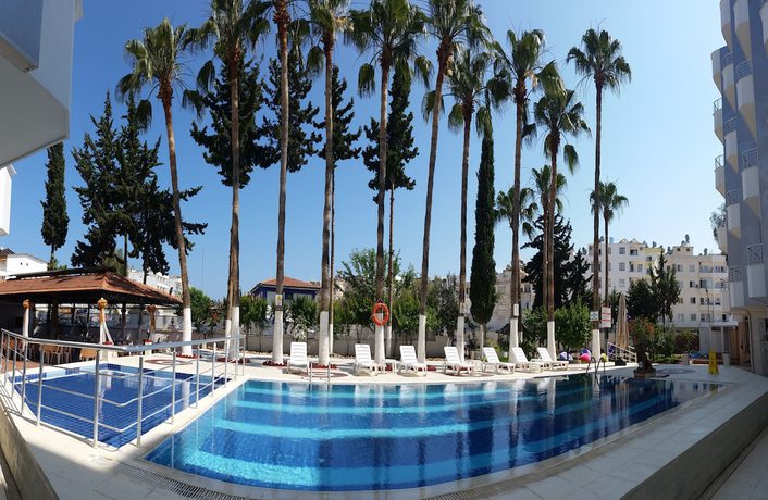 Imagen de la piscina del Eylul Hotel. Foto 19