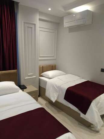 Imagen de la habitación del Ey&uuml;psultan Hotel. Foto 8